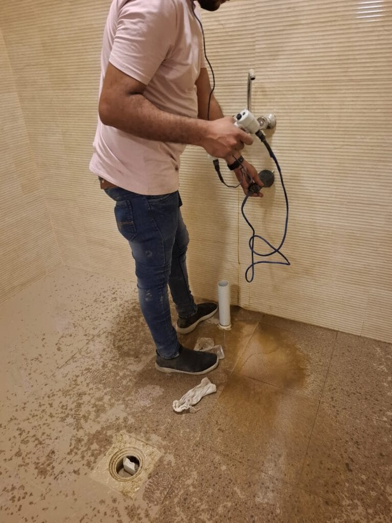 كشف تسربات المياه